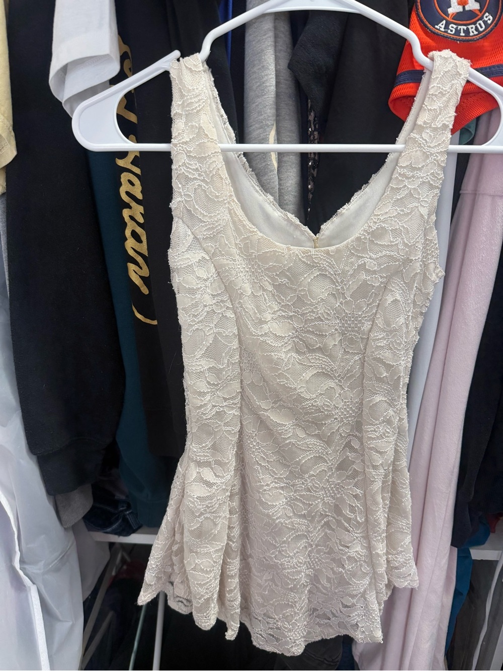 Papaya Cream Lace Sleeveless Top